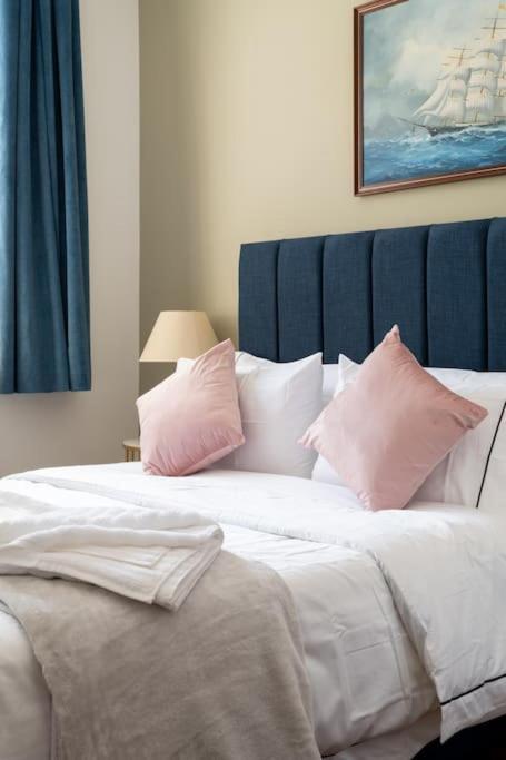 Stylish Beachfront Bolthole With Stunning Sea Views And Luxury Touches Herne Bay Eksteriør billede