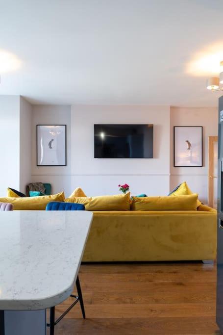 Stylish Beachfront Bolthole With Stunning Sea Views And Luxury Touches Herne Bay Eksteriør billede