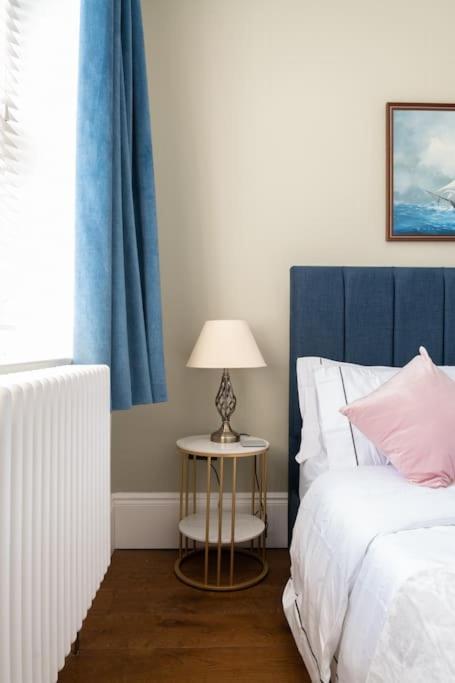 Stylish Beachfront Bolthole With Stunning Sea Views And Luxury Touches Herne Bay Eksteriør billede