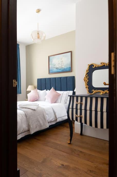 Stylish Beachfront Bolthole With Stunning Sea Views And Luxury Touches Herne Bay Eksteriør billede